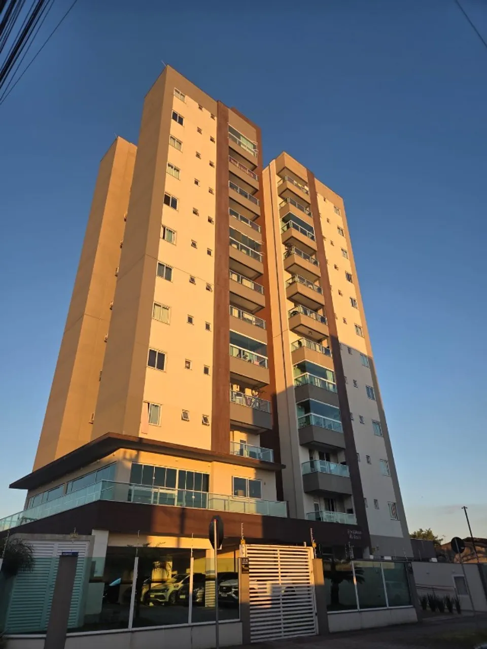 ALUGUEL - APARTAMENTO 1 SUITE + 1 QUARTO - CORDEIROS - PARTE ALTA