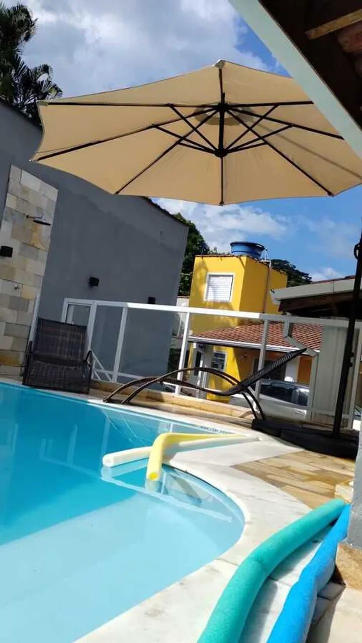 Casa com piscina em Ubatuba ao lado de uma cachoeira 