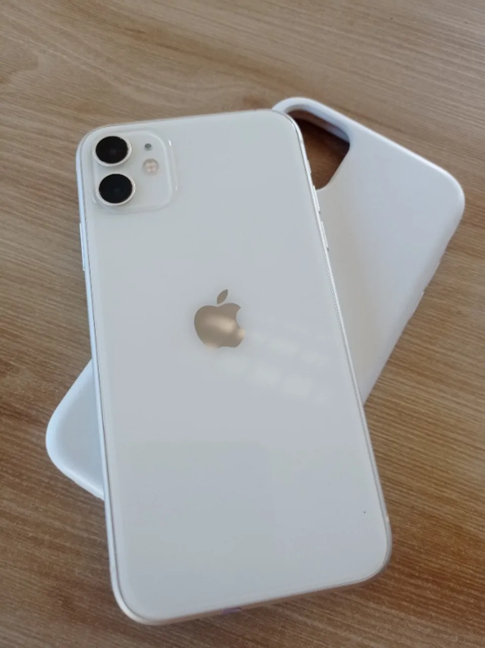 iPhone 11 semi novo 