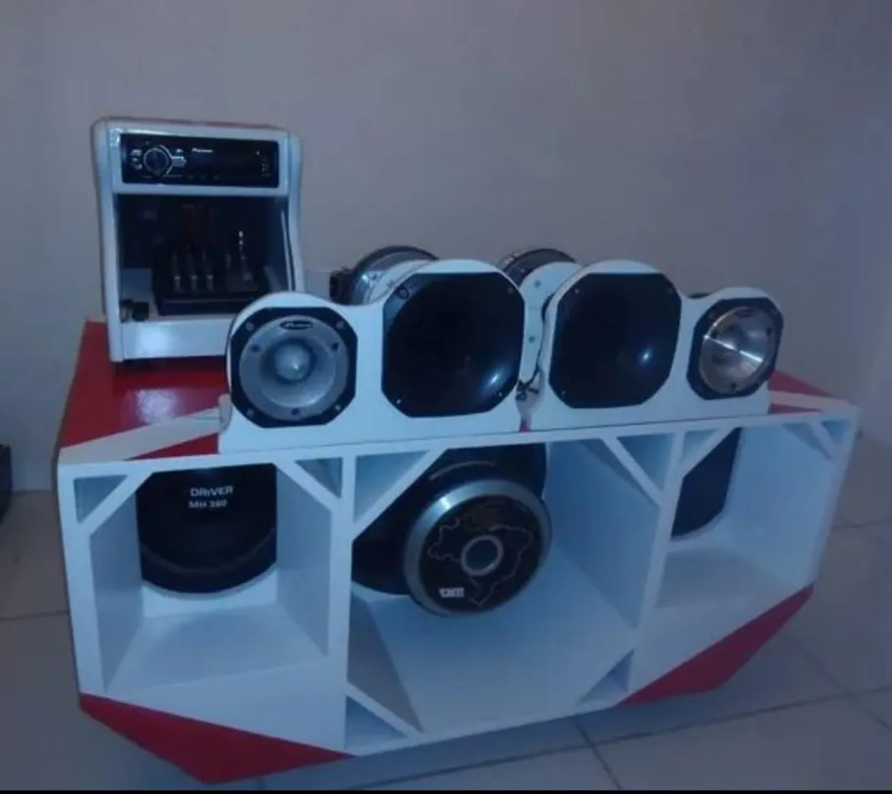 Som Automotivo Completo - Top, leia o anúncio