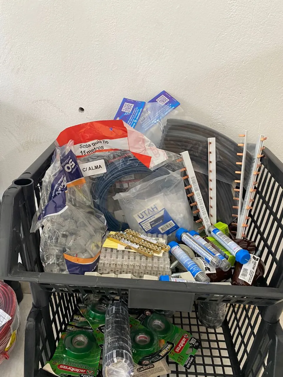Vendo Saldo de Estoque de Materiais Elétricos de Loja que encerrou atividades.
