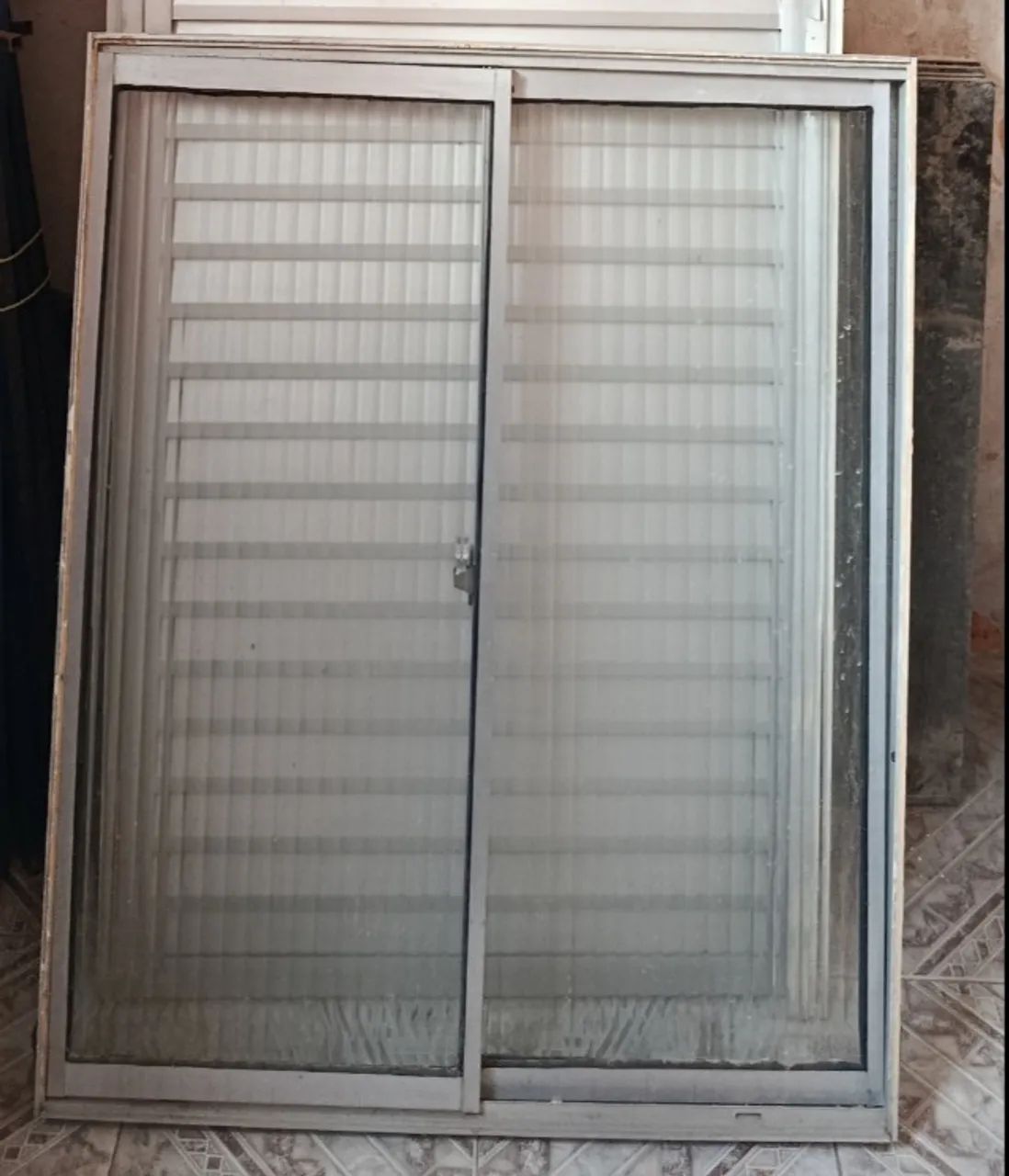 Porta e Janela.64842816387203122