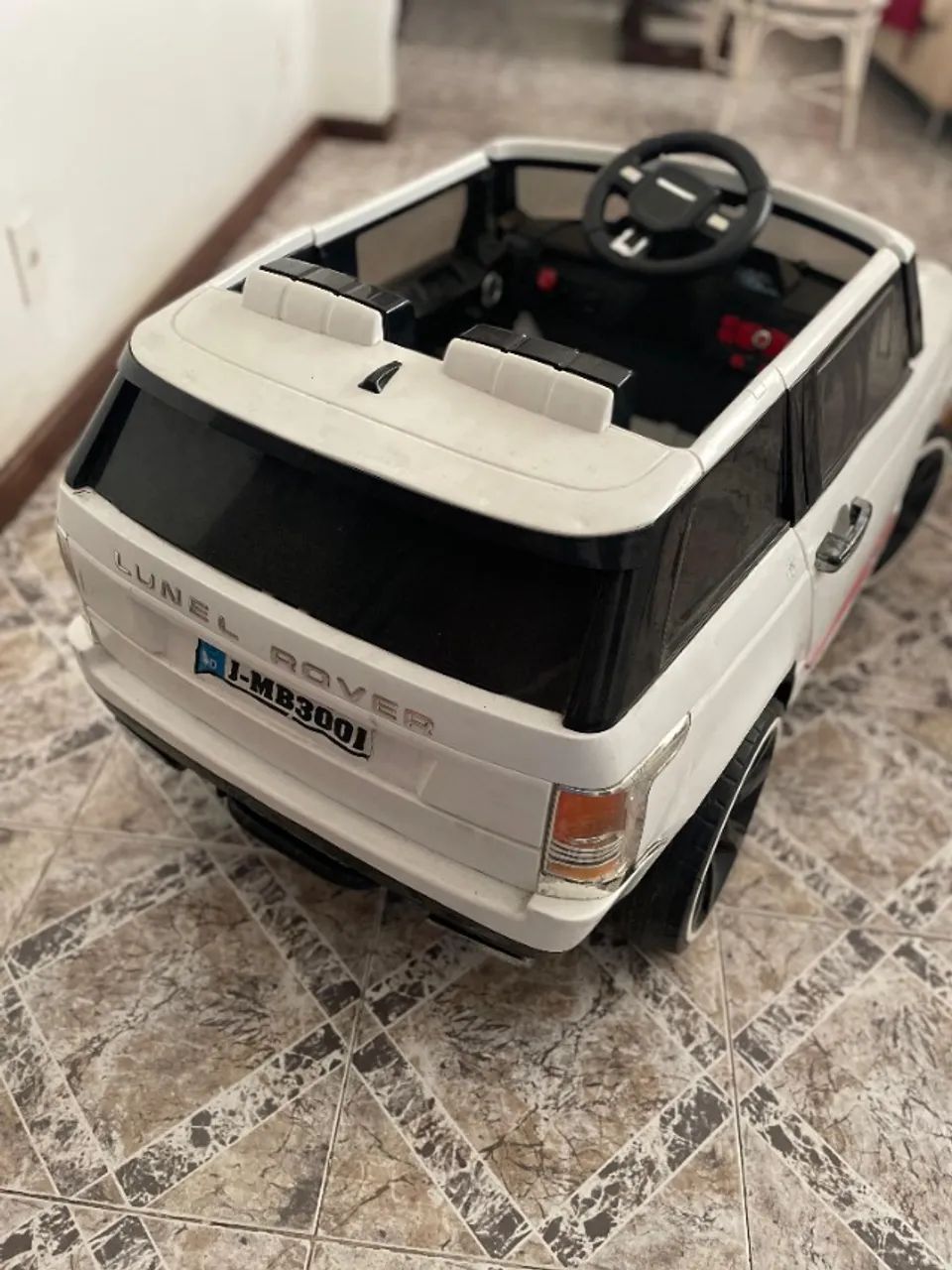 ? Carrinho Elétrico Infantil BMW Série 4 - Lunel Rover Kid Ride com Controle Remoto - Foto 2