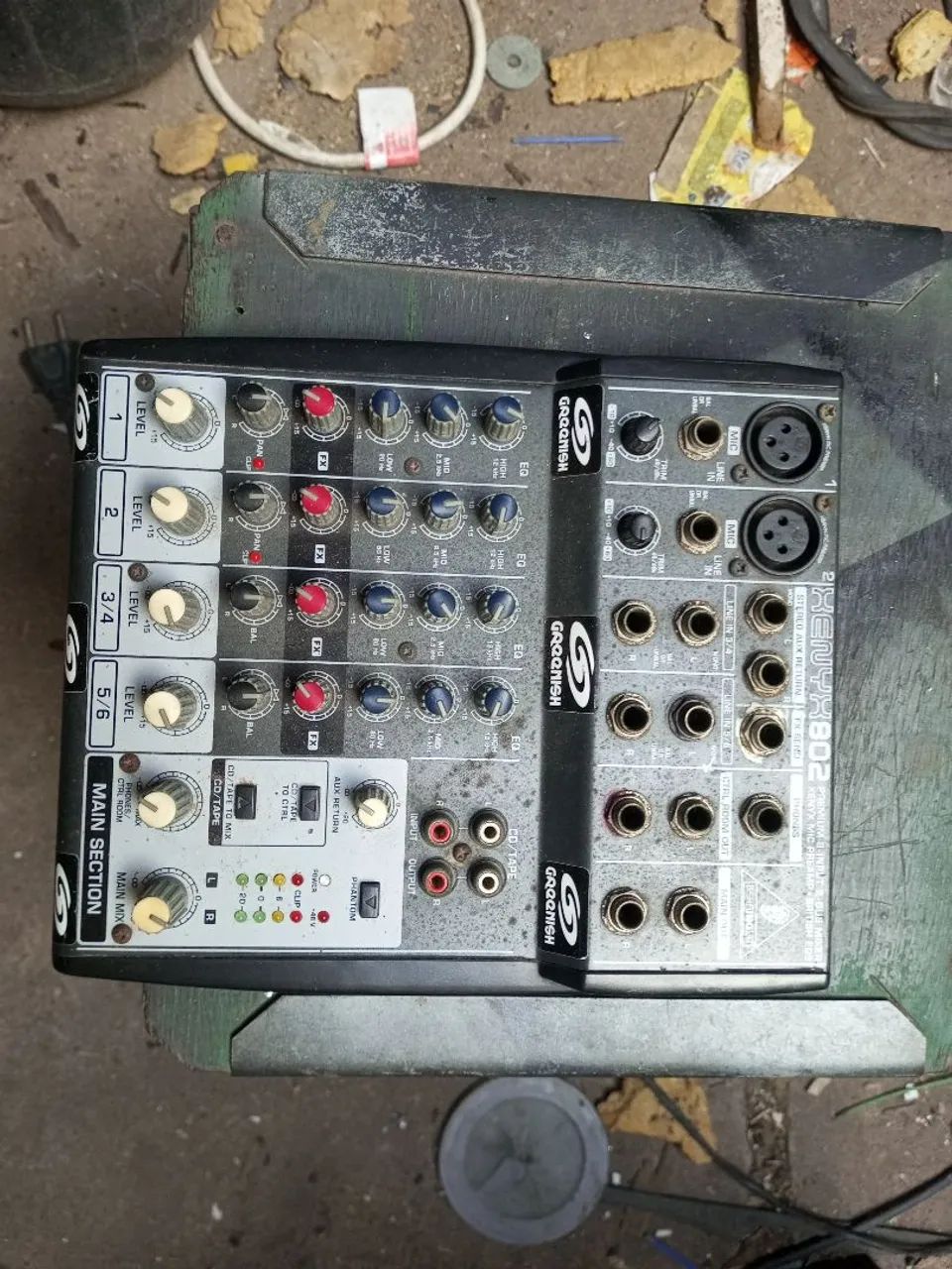 VENDO MESA BEHRINGER 