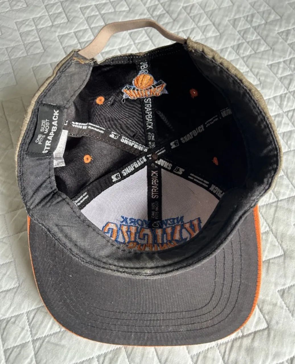 BONÉ KNICKS NEW YORK, STRAPBACK, ONE SIZE FITS MOST ABA RETA,  - Foto 3