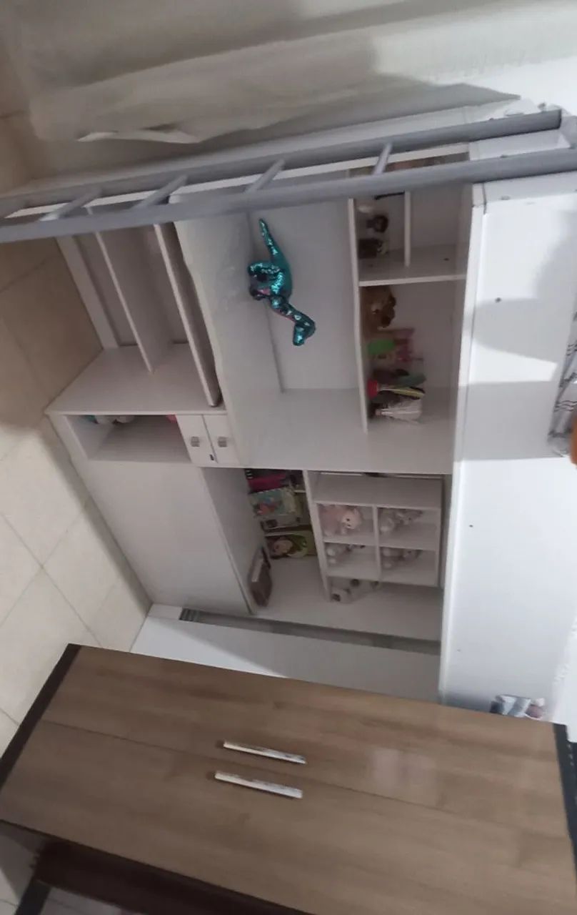 Cama solteiro integrada com bancada de estudo,  ninchos, baú e prateleiras  - Foto 2