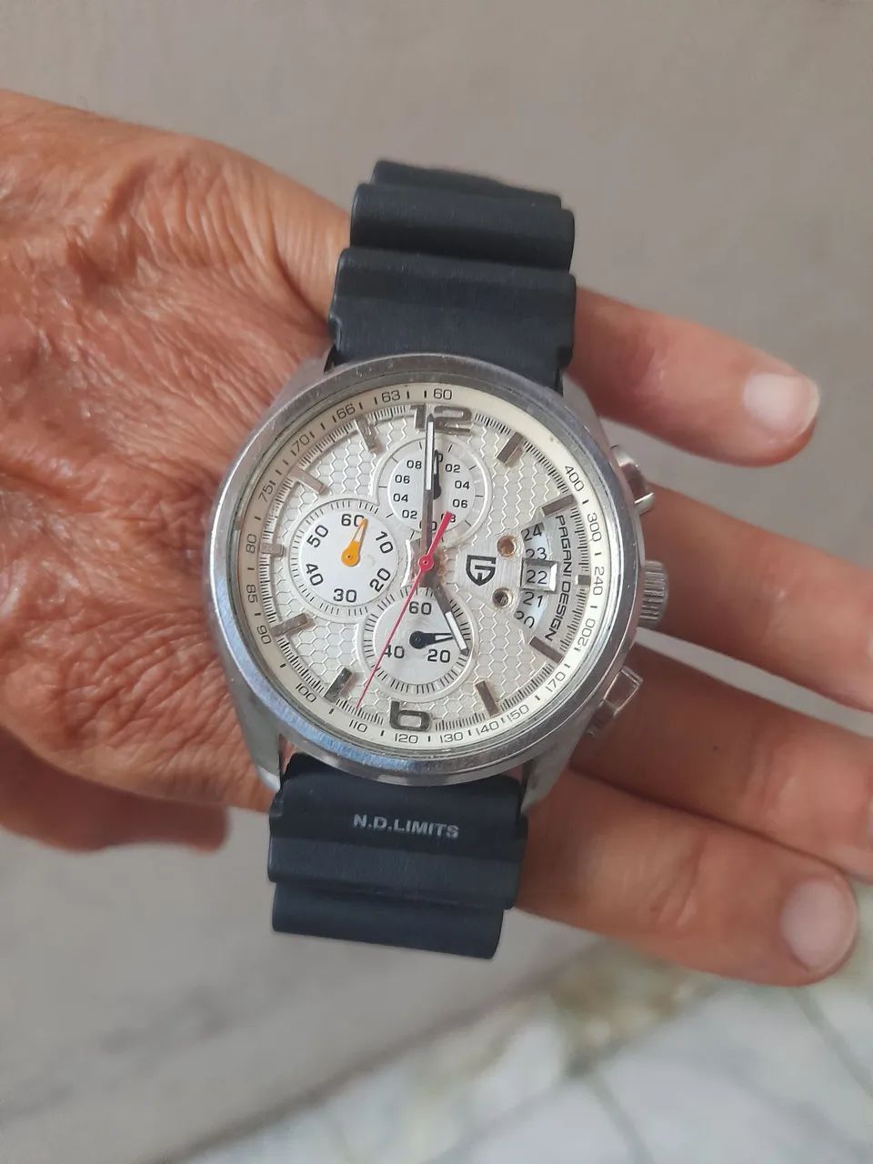 Vendo um relógio pagini cronógrafo de tempo funcionando perfeitamente  - Foto 2