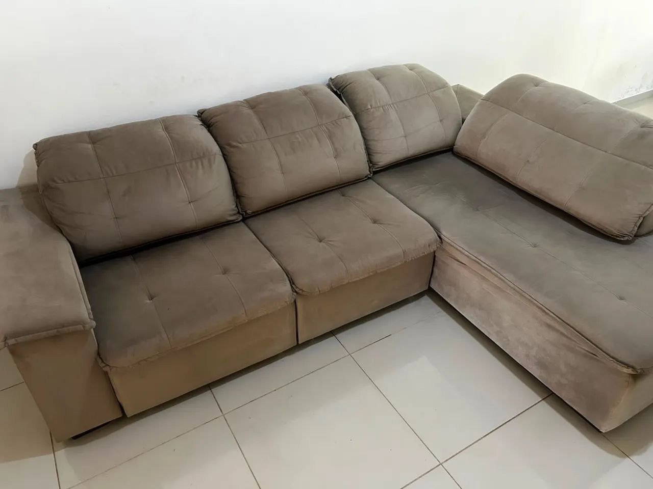 Sofá cama, com menos de um ano de uso