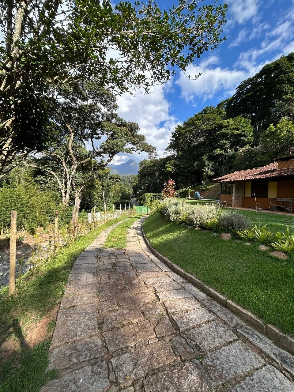 Sítio com 25mil m2 - em Itaipava, RJ
