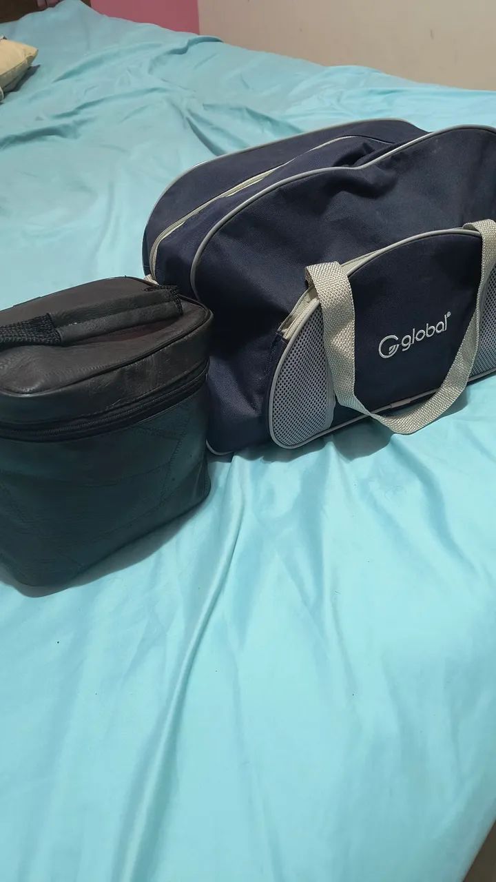 Vendo kit de bolsa e nécessaire, sou de Taubaté e não entrego 