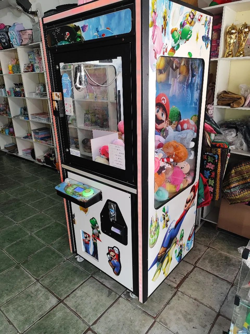 Vendo grua de pelúcias - renda extra - Foto 4