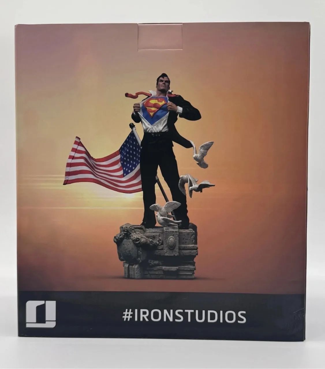 Claro Kent - Iron Studios - 1/10 - Foto 4