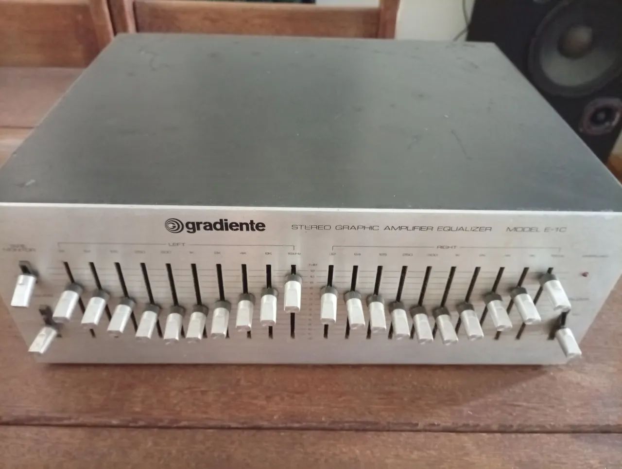 Equalizador Gradiente Model E-1C