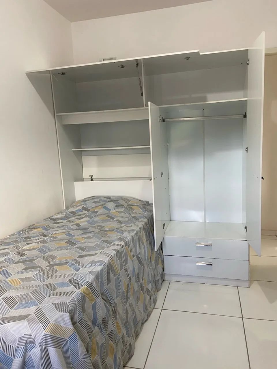 Guarda Roupa com Cama Solteiro - Foto 2