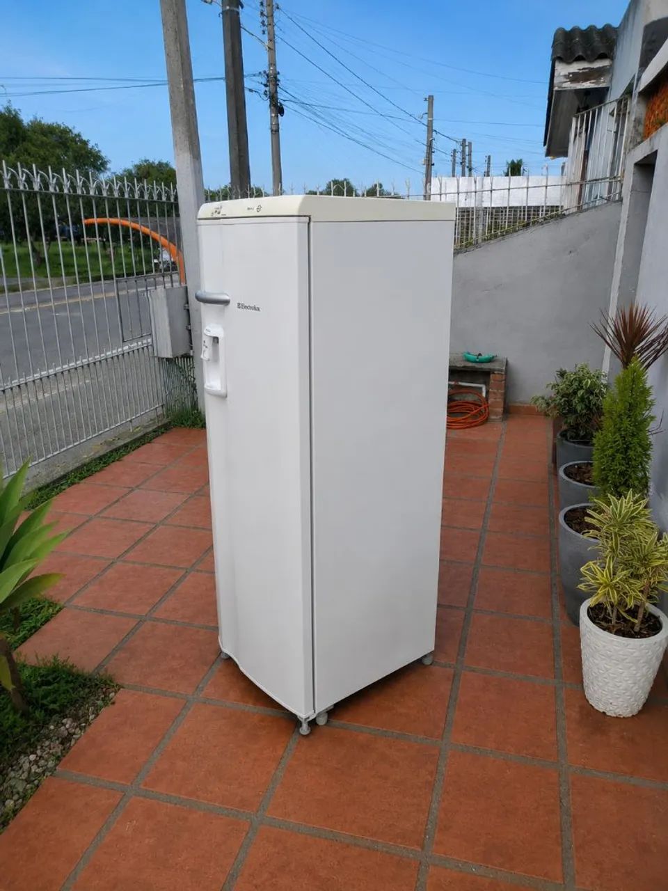 Geladeira Electrolux impecável  - Foto 4