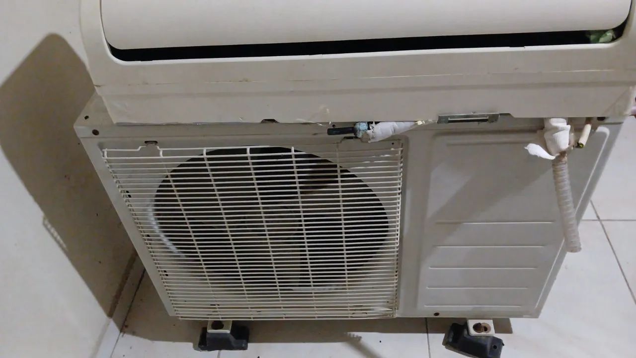 Ar condicionado 9000btus. Funcionando perfeitamente. Midea