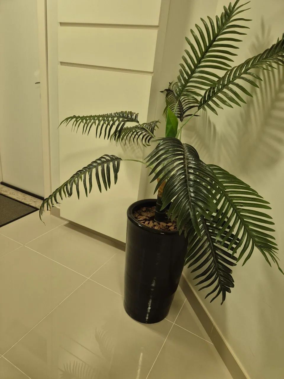 Vendo vaso com coqueiro artificial  - Foto 2