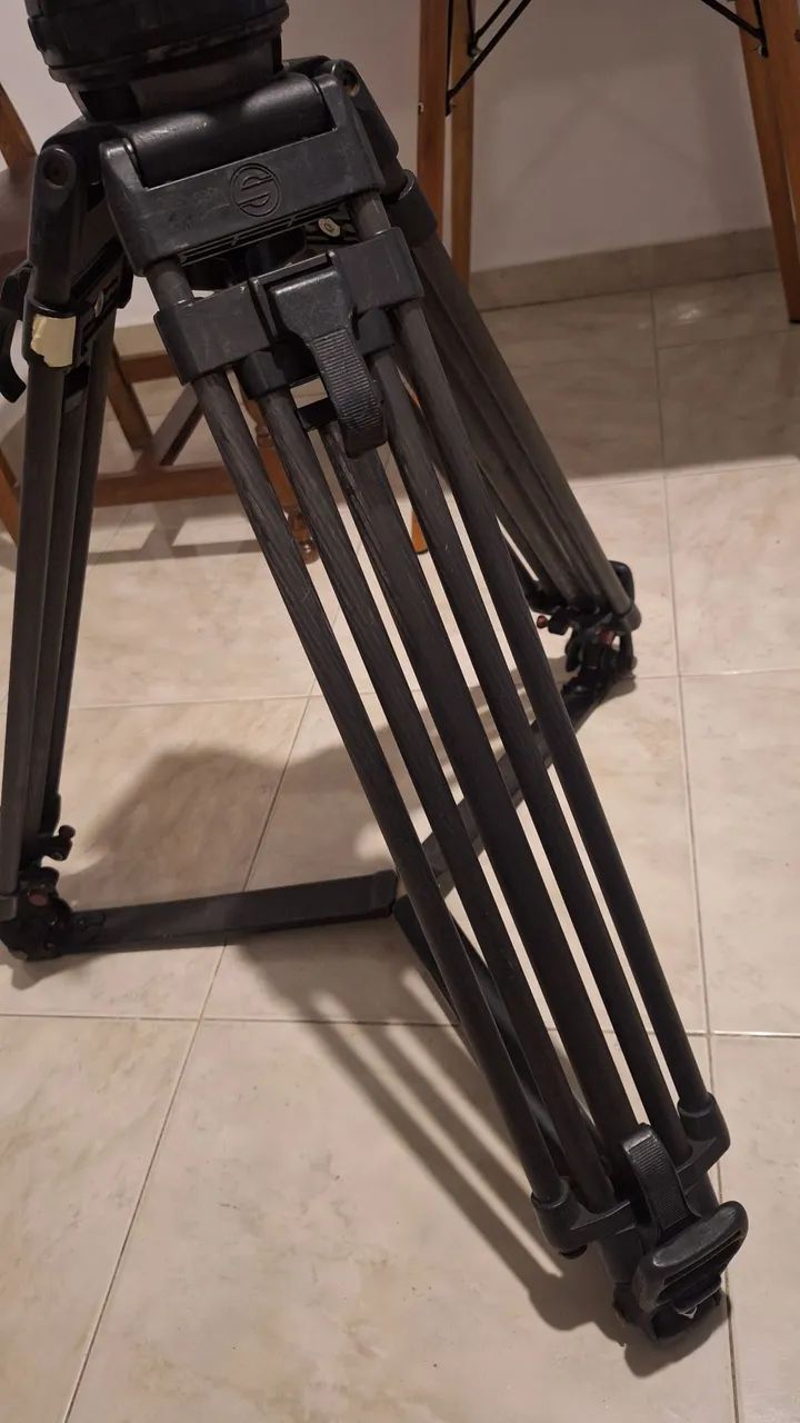 Tripé Sachtler Video 18 100mm Fibra de Carbono 3 estágios - Foto 6