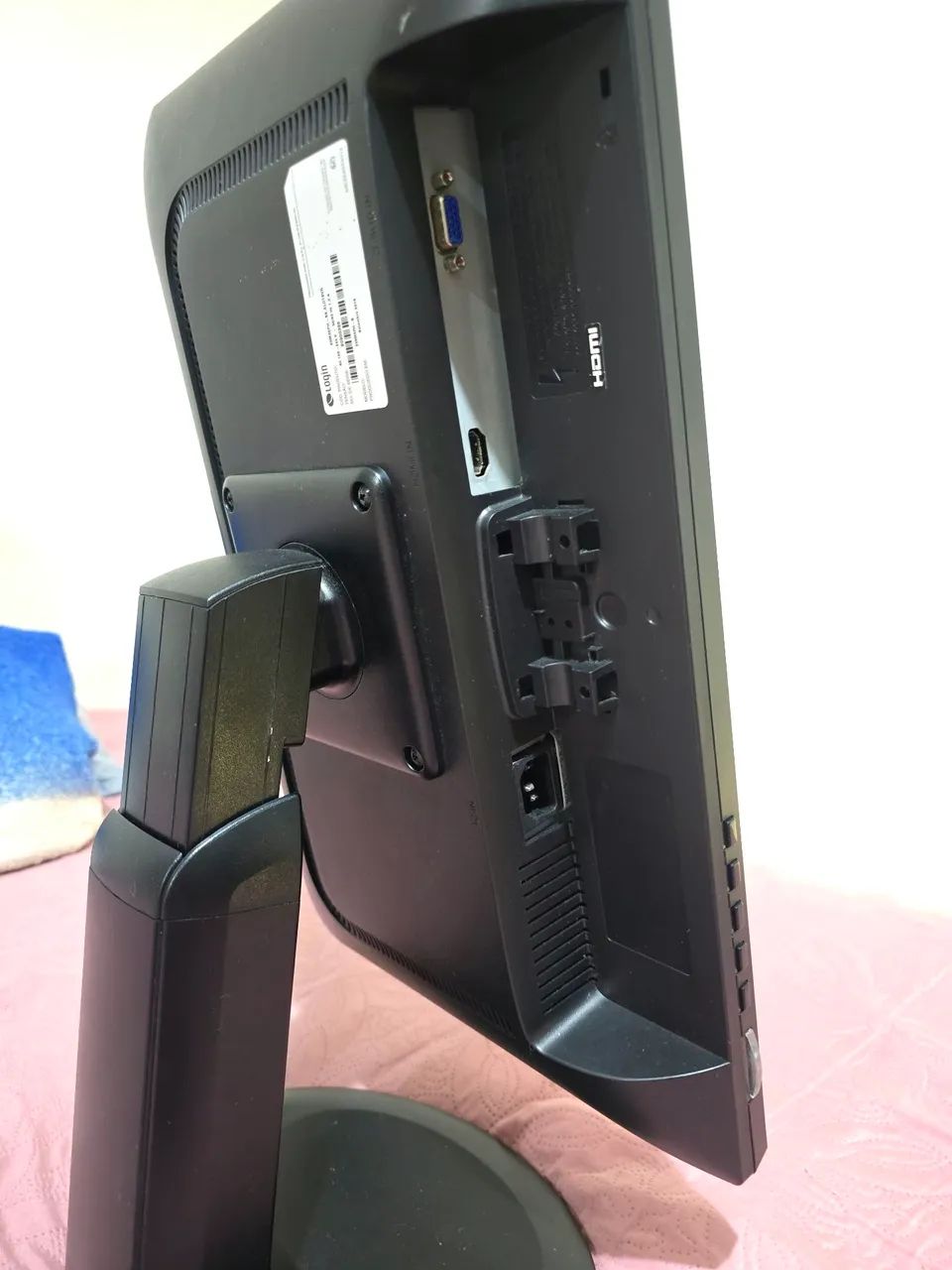 Monitor LED 20pol 75hrtz Base Giratória e Articulada - Foto 4