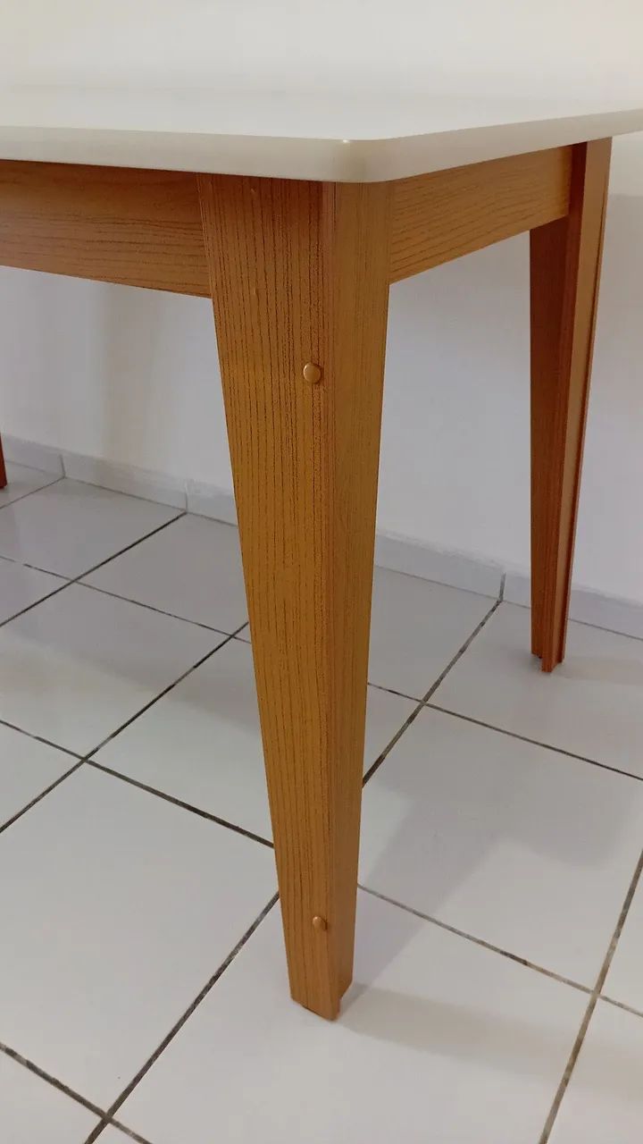 Mesa sem cadeiras - Foto 3