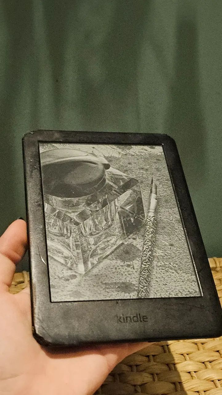 kindle 10ª geração usado + case preta - Foto 2