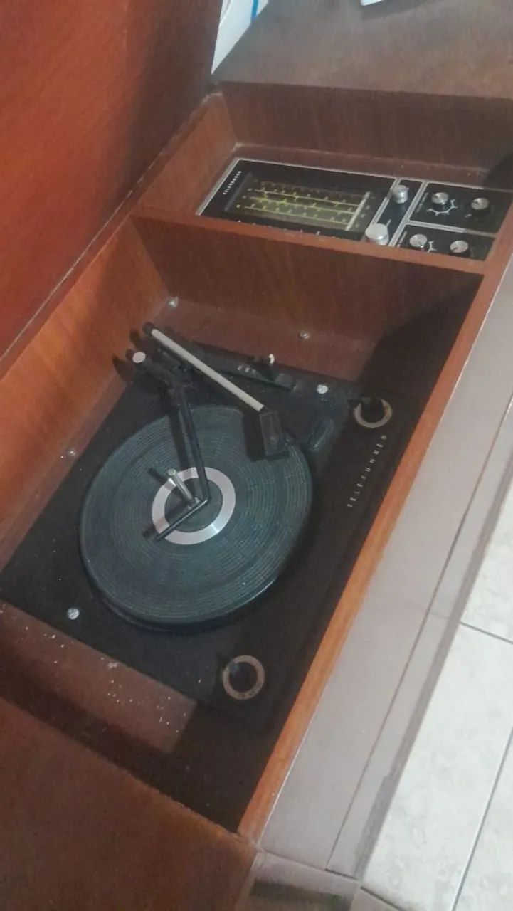 Radiola telefunk colecionador