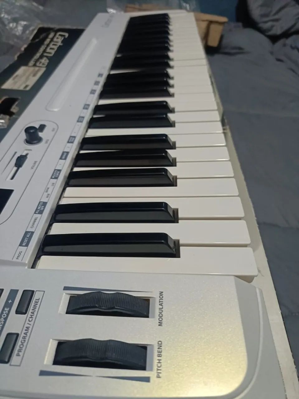 Samson carbon 49 teclas - excelente estado - Foto 2