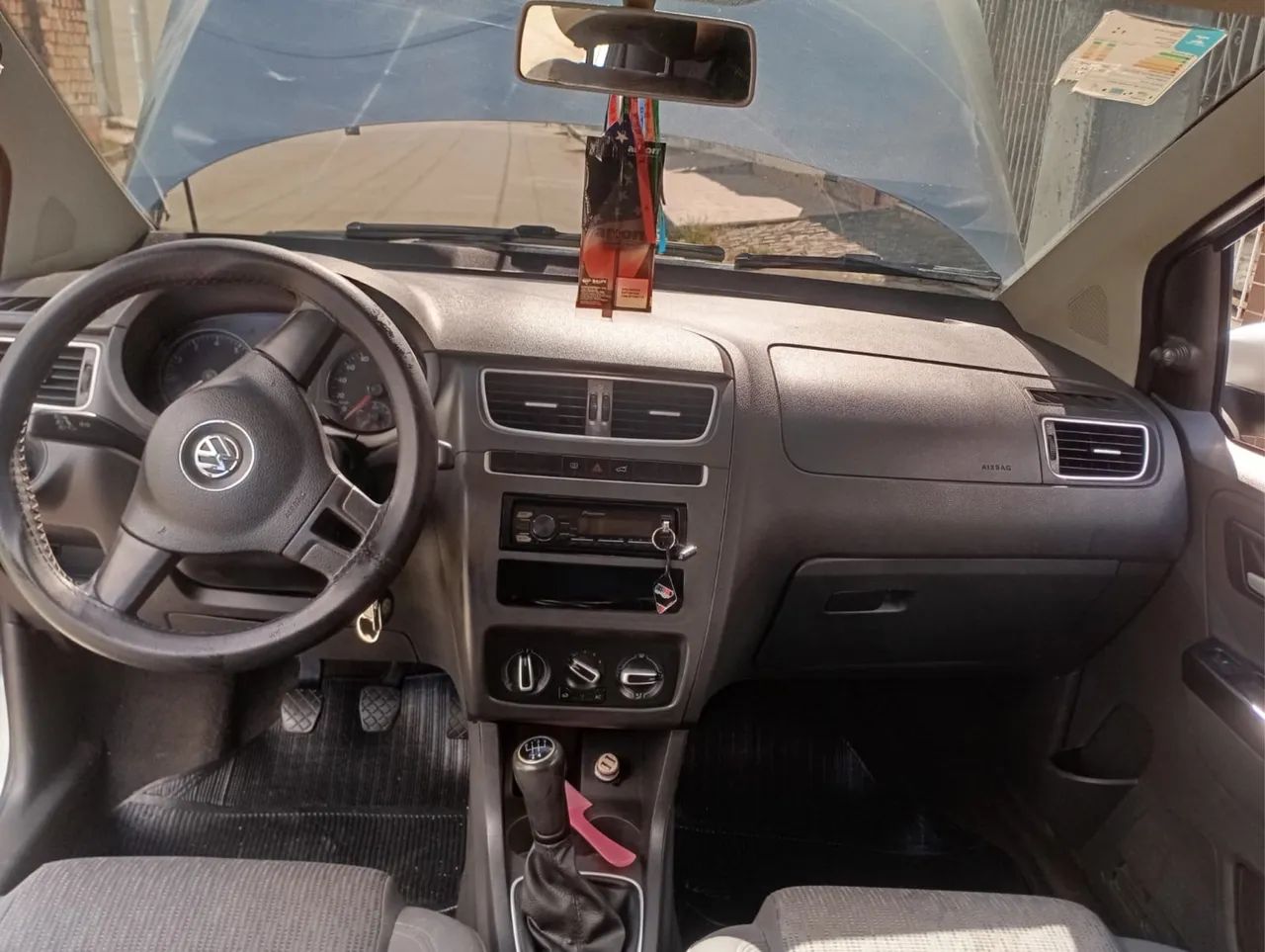 Volkswagen Fox 1.0 MI Total Flex 8V 5P 2014 - Foto 5