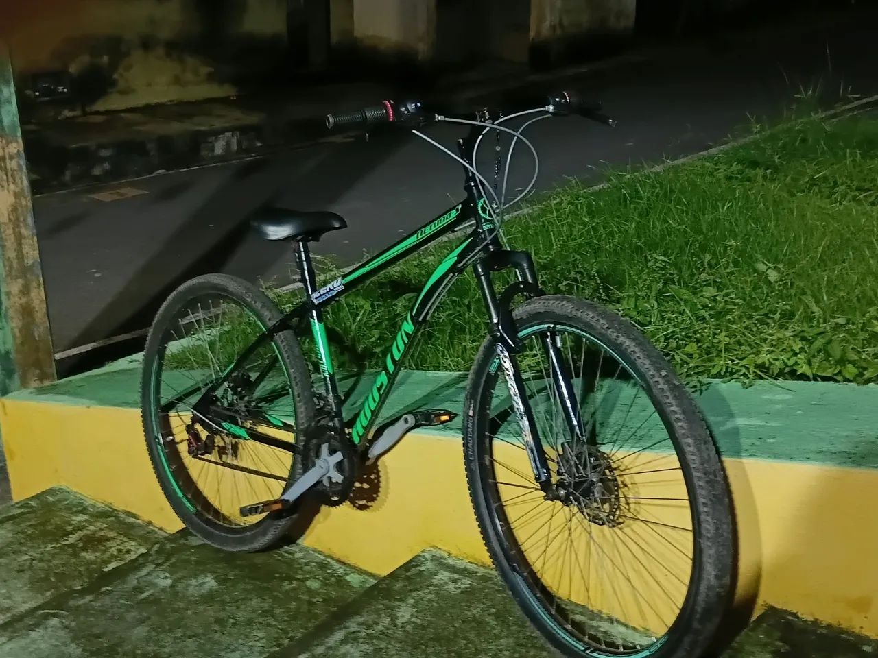 Bicicleta Aro 29 - Freio a Disco + 21 Marchas - Foto 4
