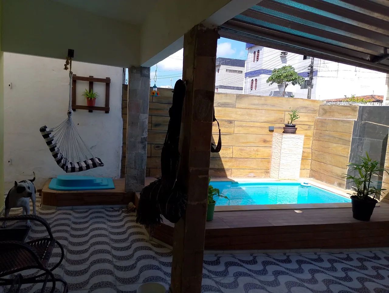 Casa com piscina. Trincheiras. - Foto 3
