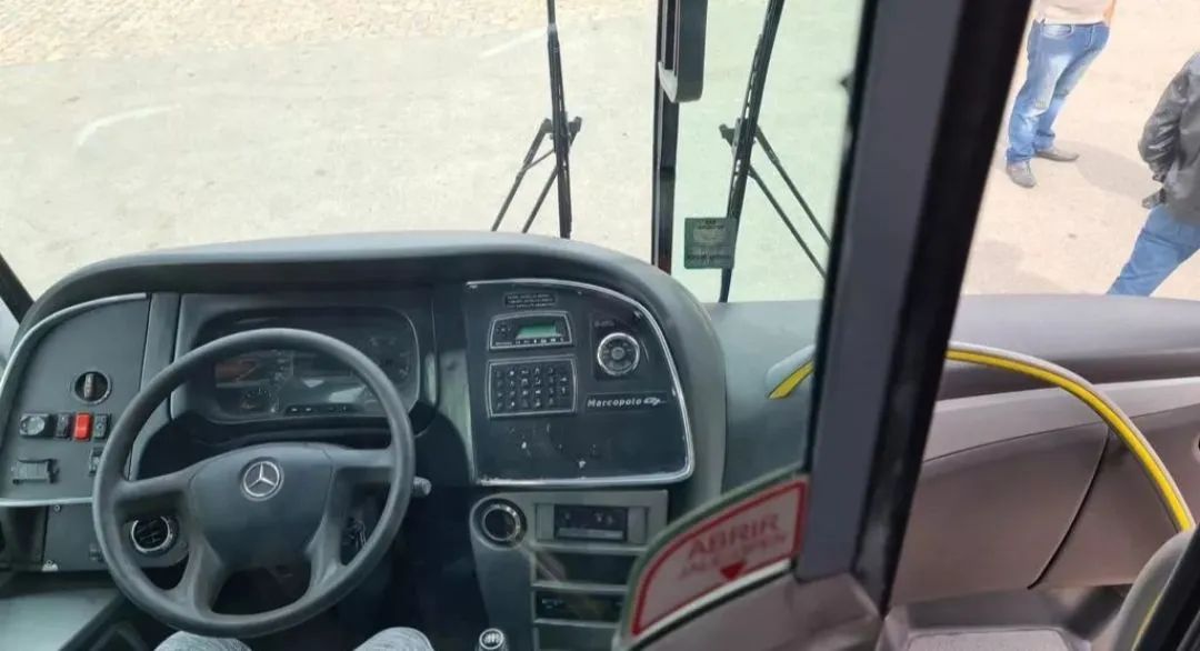 Ônibus G7 Marcopolo Paradiso 1200 (Truck 6x2  MB O500RSD) Ano 2011 - Foto 9