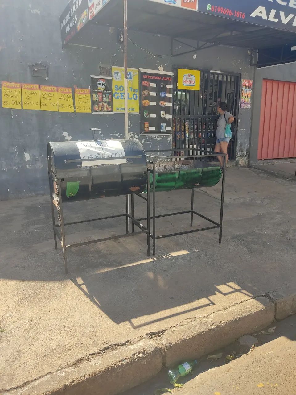 vendo 2 churasqueiras