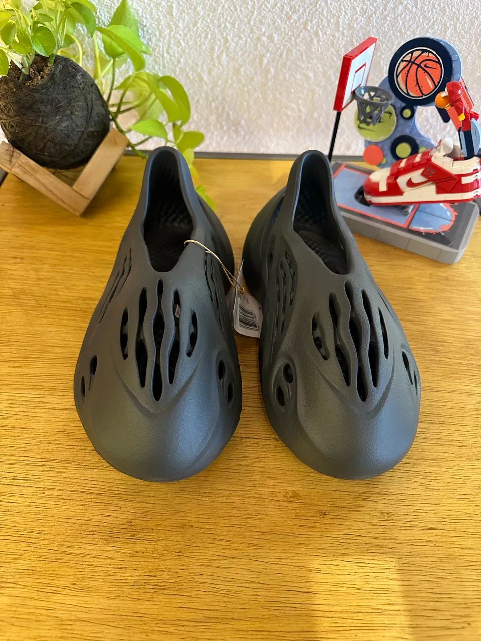 Adidas Yeezy Foam Runner ?Carbon? - Foto 5