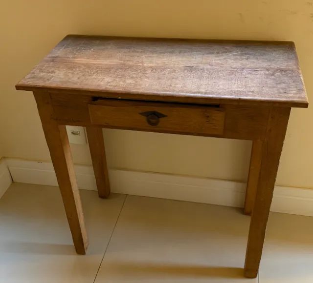 Mesa / Escrivaninha de Madeira Maciça Vintage com Gaveta