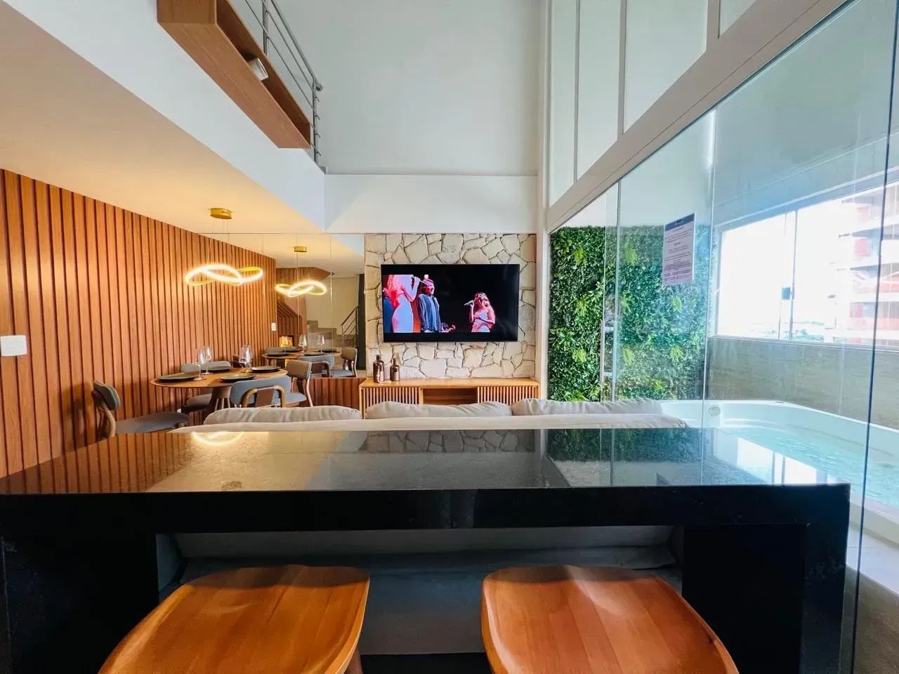 Alugo excelente Loft no Lozandes