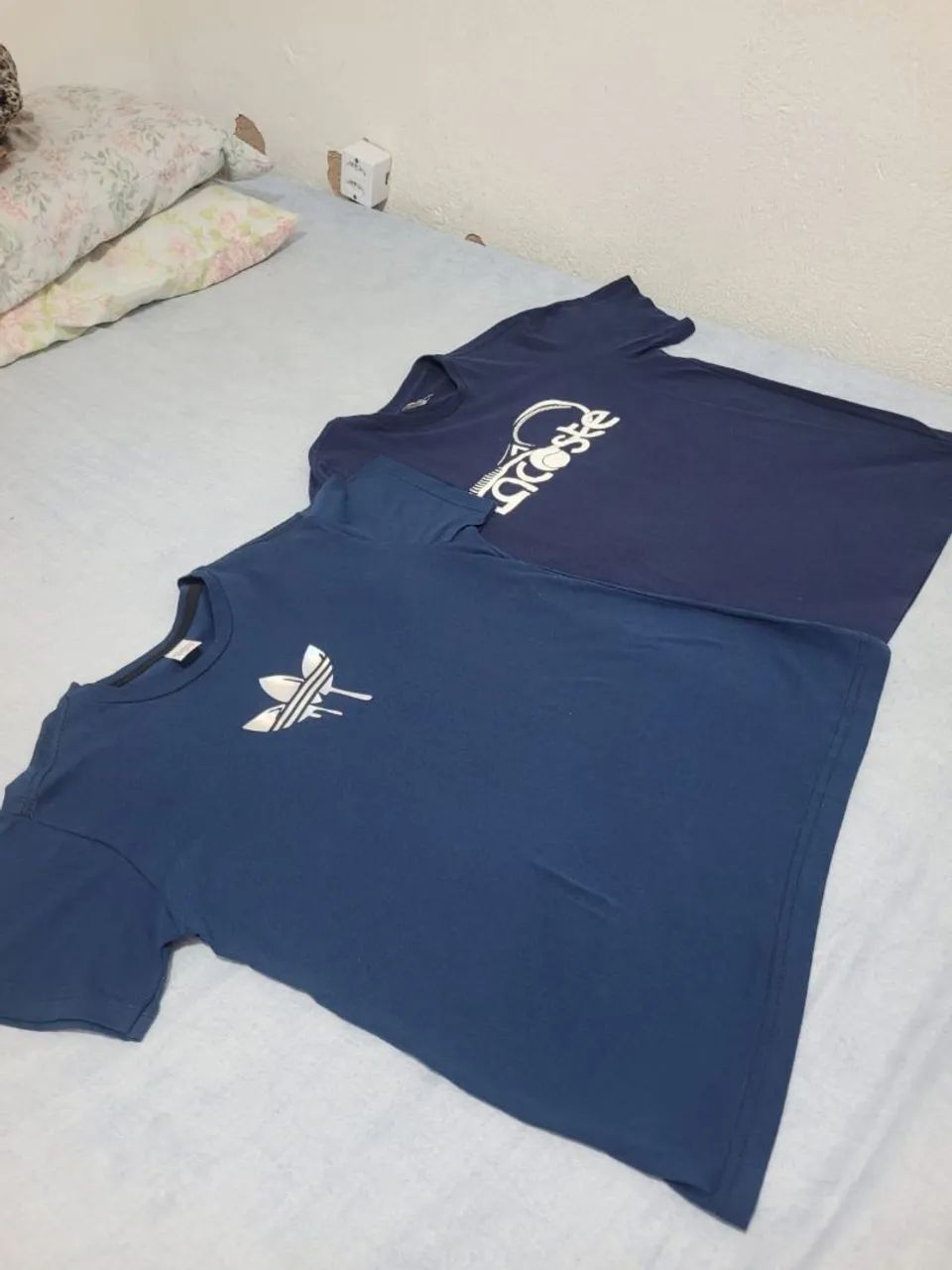 Lote roupas seminovas - Foto 2