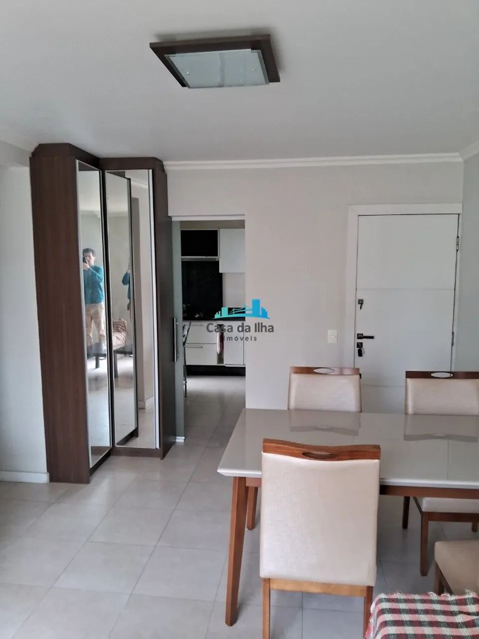 Apartamento de 2 quartos na Carvoeira - UFSC