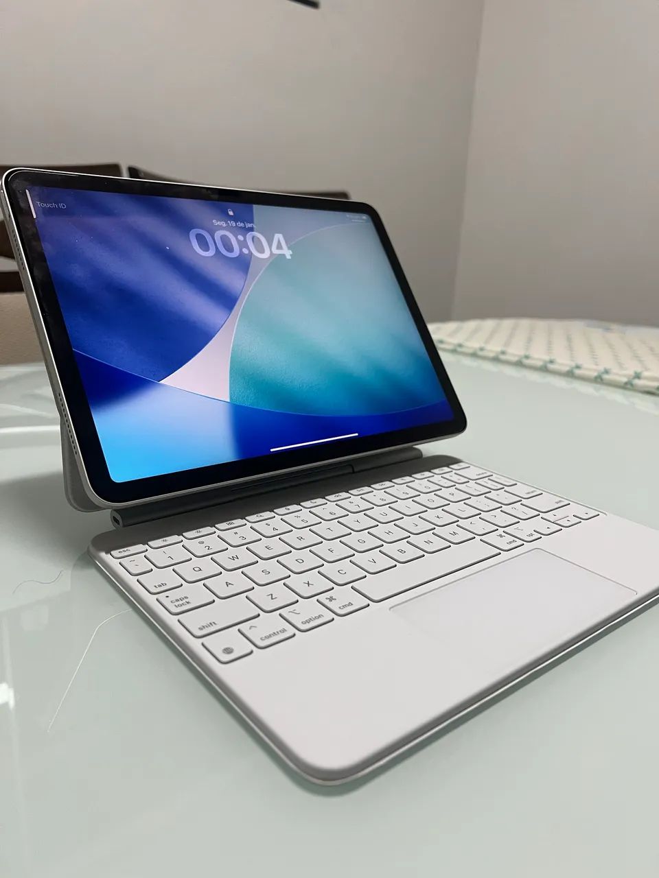 Ipad air 11 de 128gb (M3) com magic keyboard