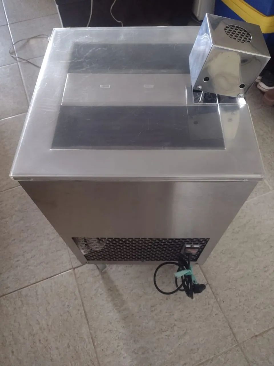 Vendo produtora de de sorvete e picolé 