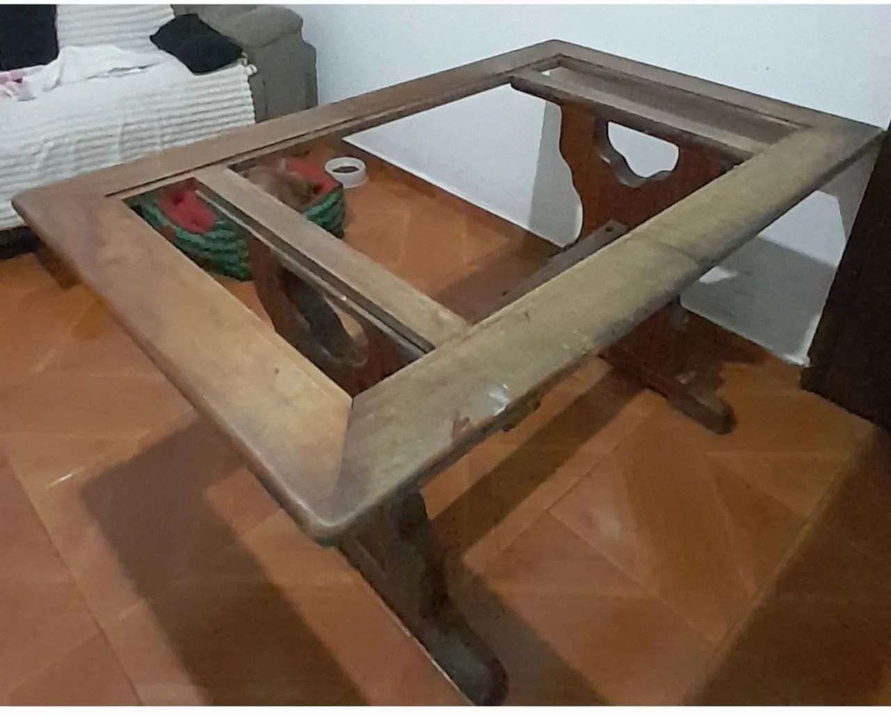 Mesa de jantar em madeira maciça- Sem vidro e sem cadeiras - Foto 3