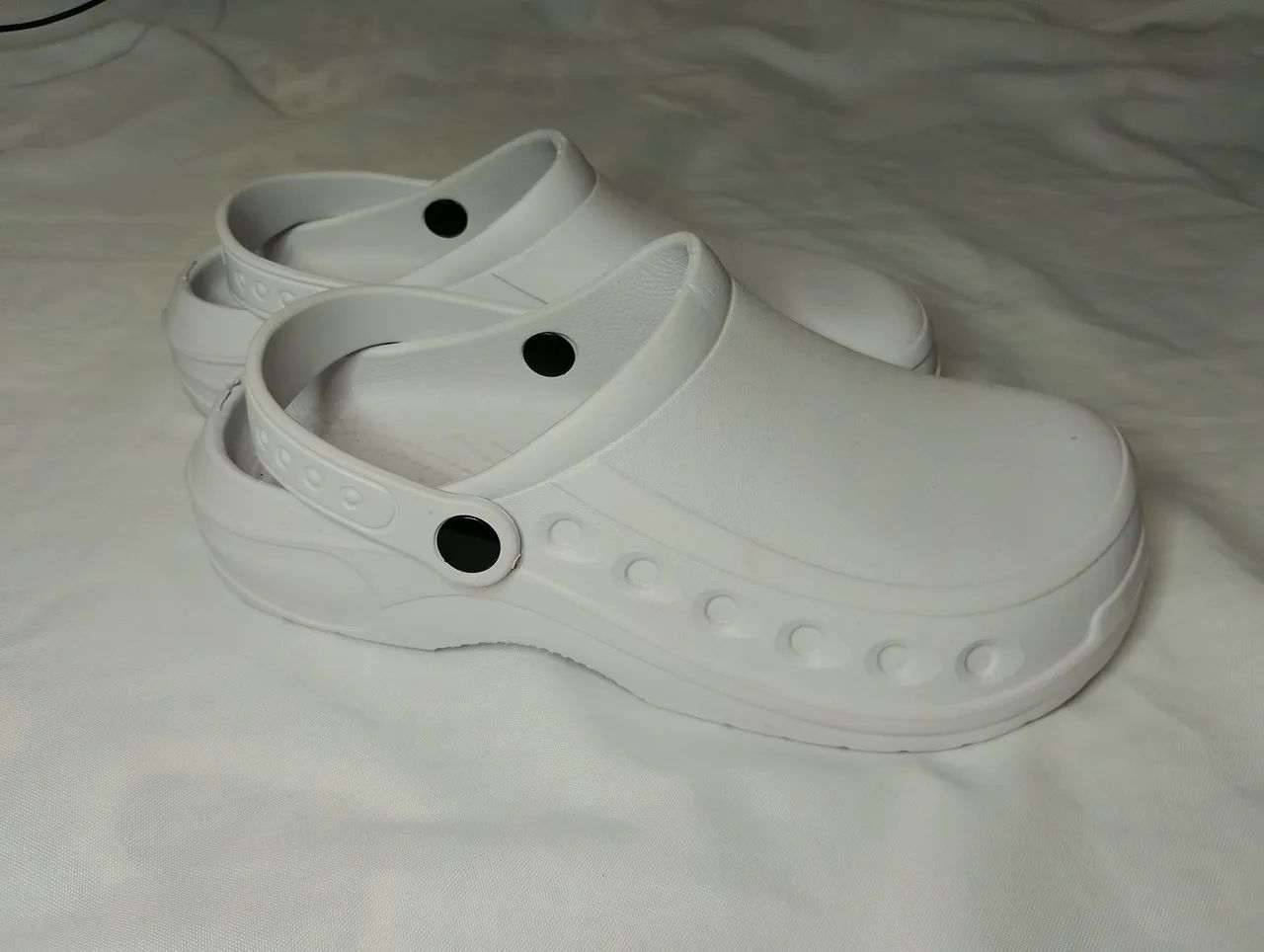Babuche Crocs fechada - Foto 2