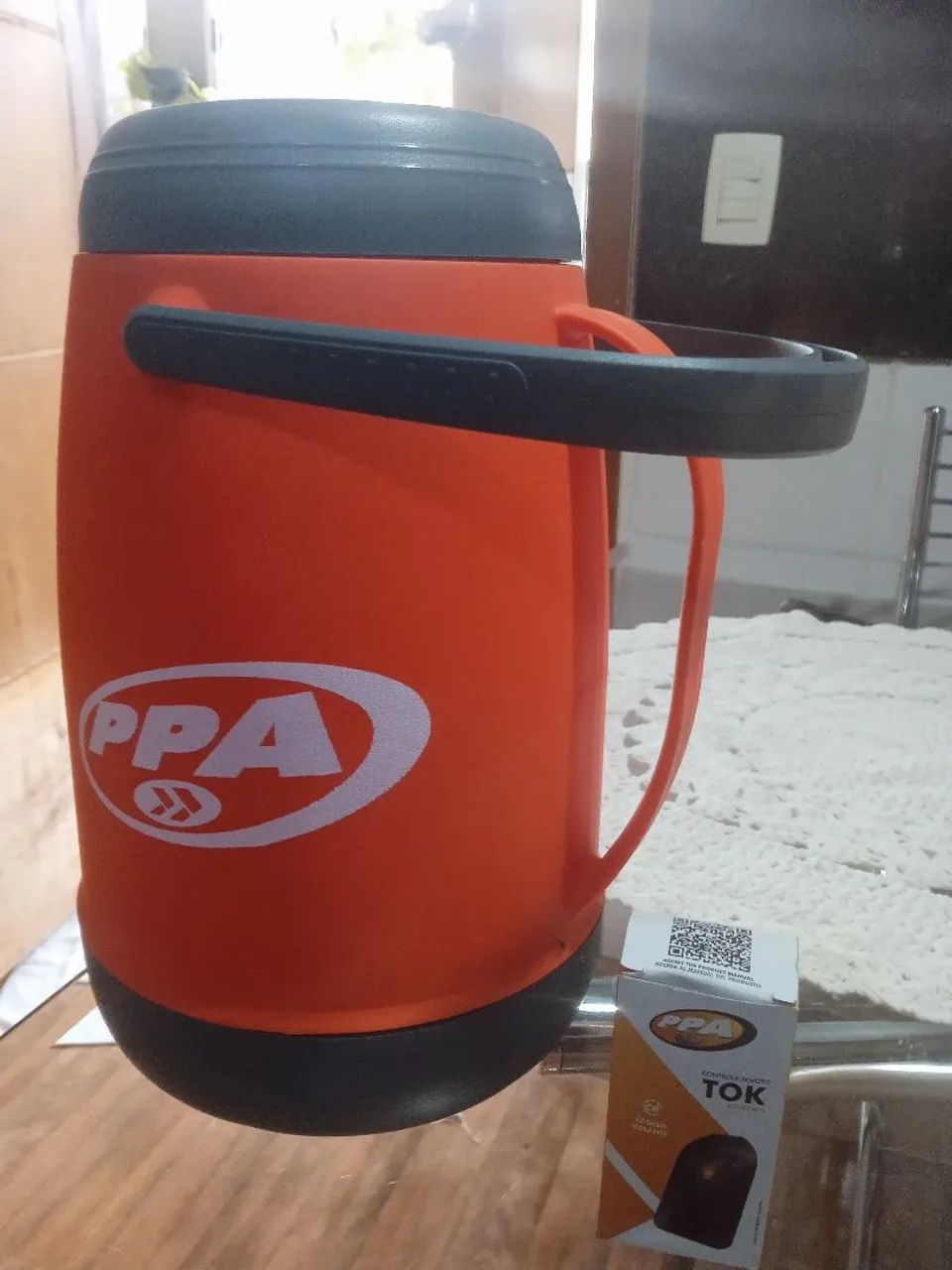 Controle e garrafa térmica 