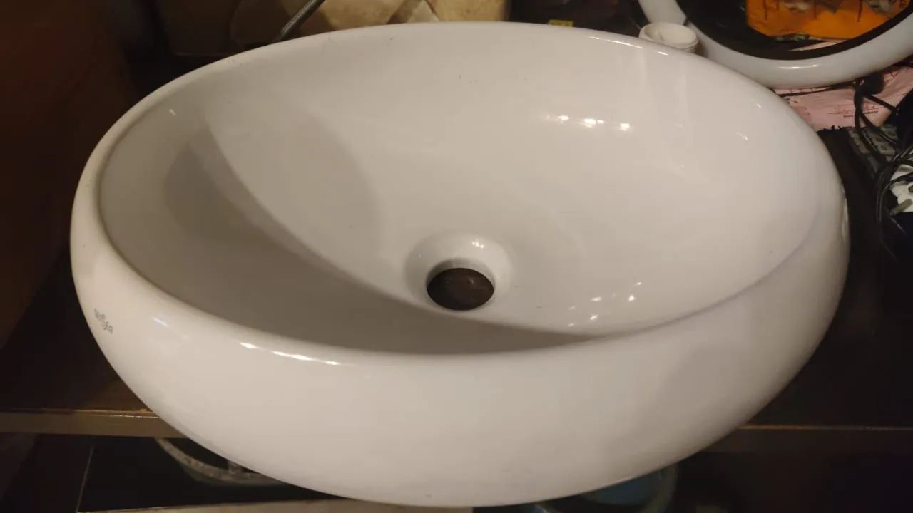 White countertop sink