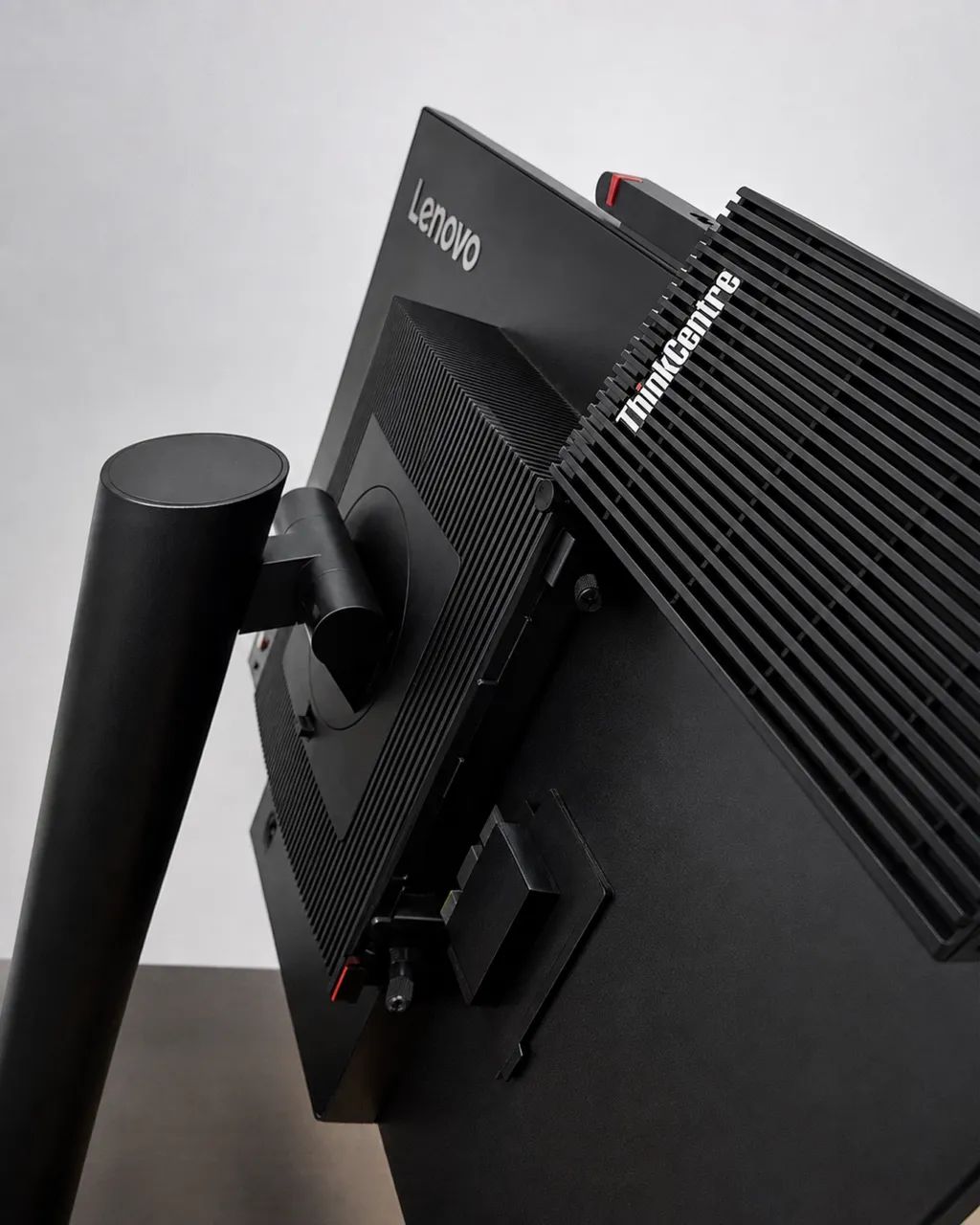 Monitor Lenovo ThinkCentre Tiny-in-One 24 Gen 5 - 23,8? Full HD + Webcam - Foto 2