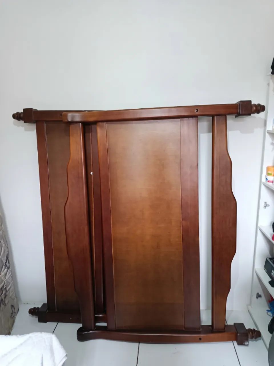 Cama de Casal de Madeira Maciça + Estrado (Com Detalhe)