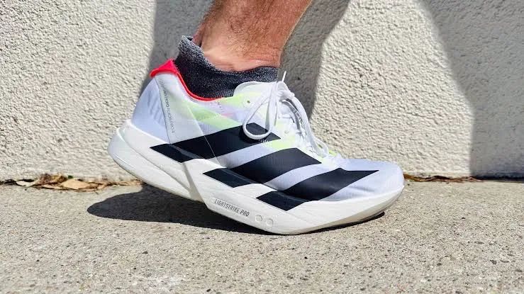 Tênis adizero pro