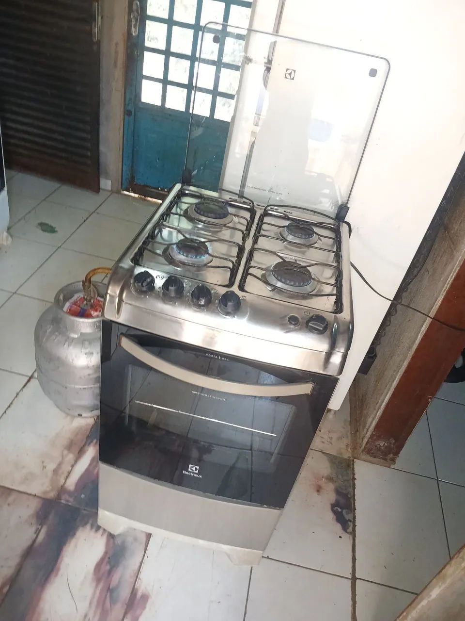 Fogão acendimento automático funcionando tudo entrego  - Foto 4