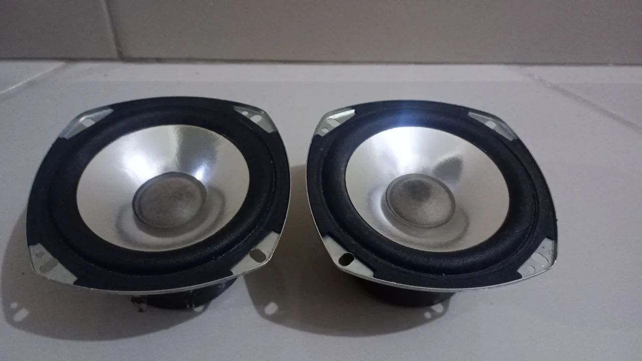Mid ranger Sony 4 polegadas 