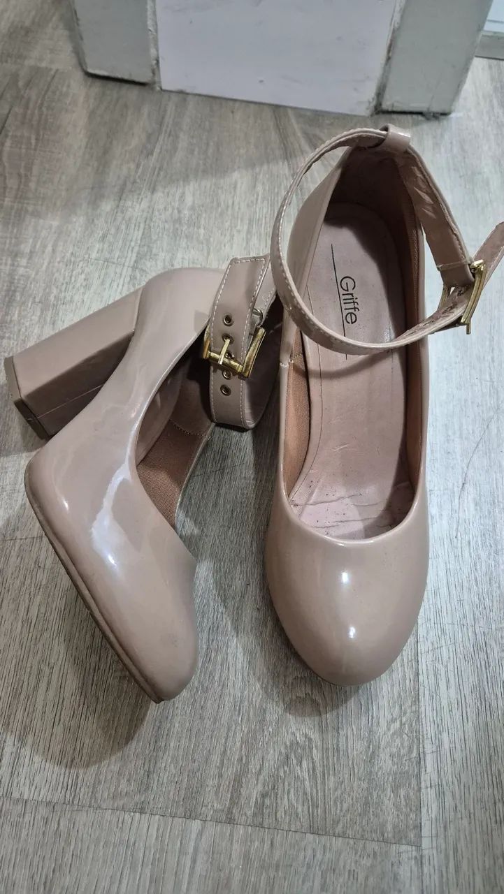 Sapato Scarpin estilo boneca salto nude