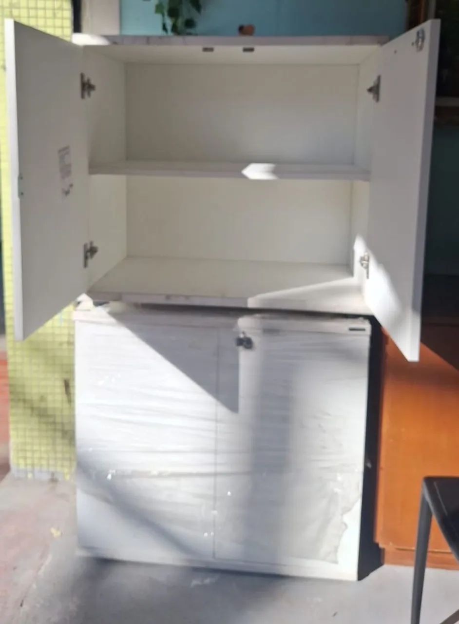 Armário baixo em bom estado  